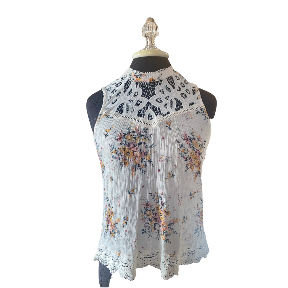 altar'd state sleeveless top with lace detail